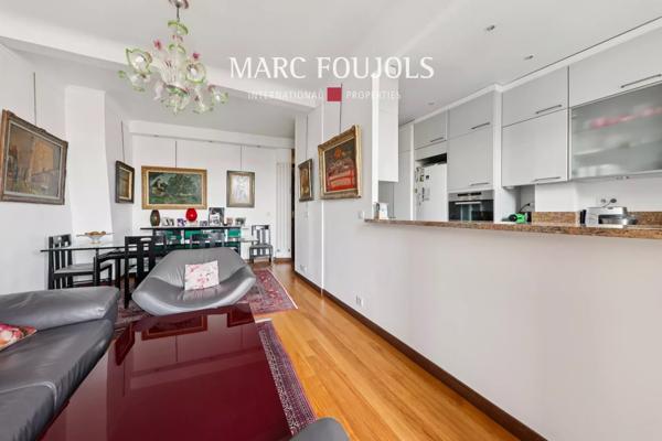 TROCADERO – MUETTE appartement de 2 pièces avec vue Tour Eiffel – 6éme étage balcon