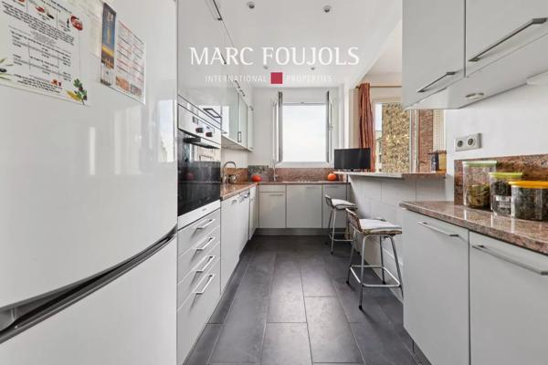 TROCADERO – MUETTE appartement de 2 pièces avec vue Tour Eiffel – 6éme étage balcon
