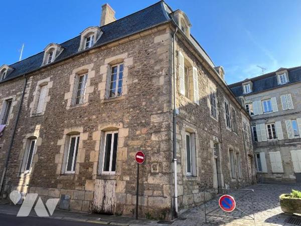 A VENDRE à AVALLON (89200) en centre ville, UN ENSEMBLE IMMOBILIER qui comprend 4 appartements ...