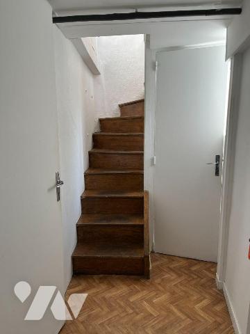 A VENDRE à AVALLON (89200) en centre ville, UN ENSEMBLE IMMOBILIER qui comprend 4 appartements ...