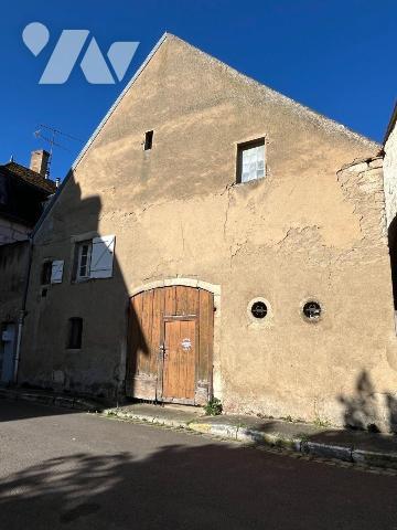 A VENDRE à AVALLON (89200) en centre ville, UN ENSEMBLE IMMOBILIER qui comprend 4 appartements ...