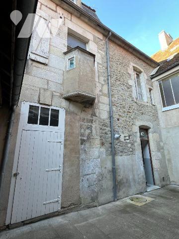 A VENDRE à AVALLON (89200) en centre ville, UN ENSEMBLE IMMOBILIER qui comprend 4 appartements ...