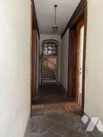 A VENDRE à AVALLON (89200) en centre ville, UN ENSEMBLE IMMOBILIER qui comprend 4 appartements ...