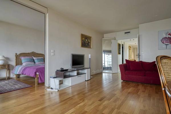 Appartement Lumineux de 70m2 dans La Tour Totem