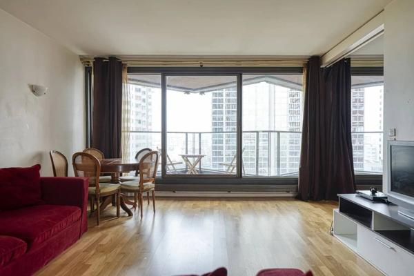 Appartement Lumineux de 70m2 dans La Tour Totem