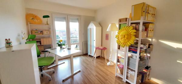 A PROXIMITÉ IMMÉDIATE DU CENTRE VILLE !