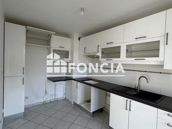 Location Appartement 3 pièces 69.57 m² - 18 RUE DE LA LIBERTE Mions 69780