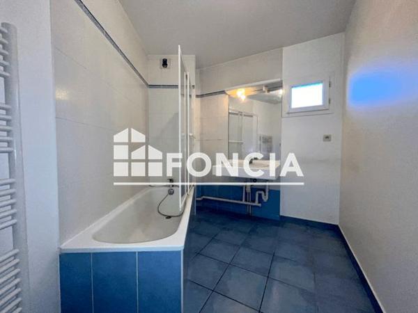 Location Appartement 3 pièces 69.57 m² - 18 RUE DE LA LIBERTE Mions 69780