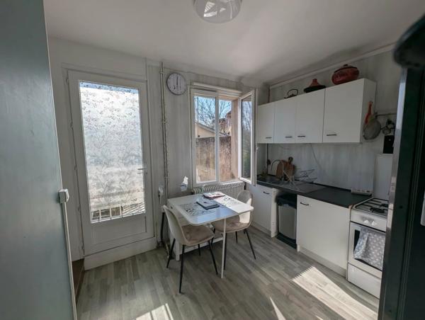 Vente                                                      Maison
                        
                     6 pièces                      116 m2                     à Gourdon