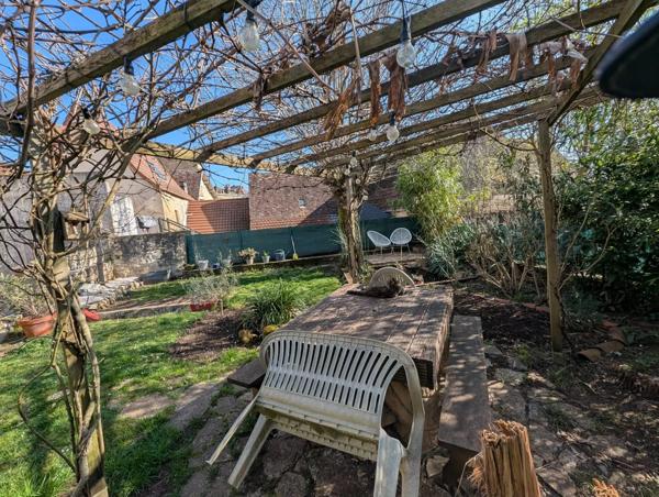 Vente                                                      Maison
                        
                     6 pièces                      116 m2                     à Gourdon