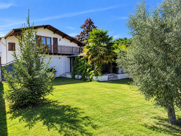 Maison à vendre 7 pièces BRIZAMBOURG (17)