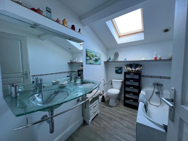 Maison à vendre 7 pièces BRIZAMBOURG (17)