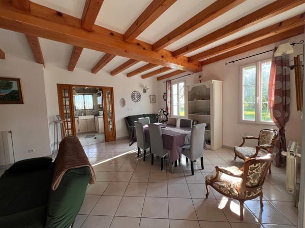 Maison à vendre 7 pièces BRIZAMBOURG (17)