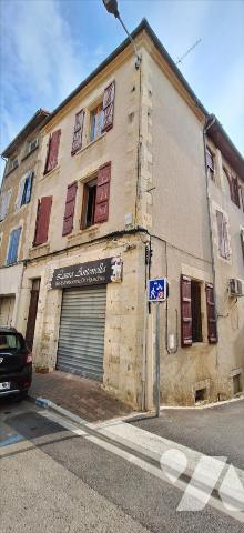 VIC-FEZENSAC, immeuble de rapport en centre ville