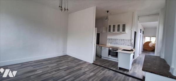 VIC-FEZENSAC, immeuble de rapport en centre ville