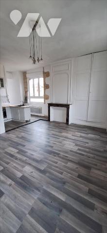 VIC-FEZENSAC, immeuble de rapport en centre ville