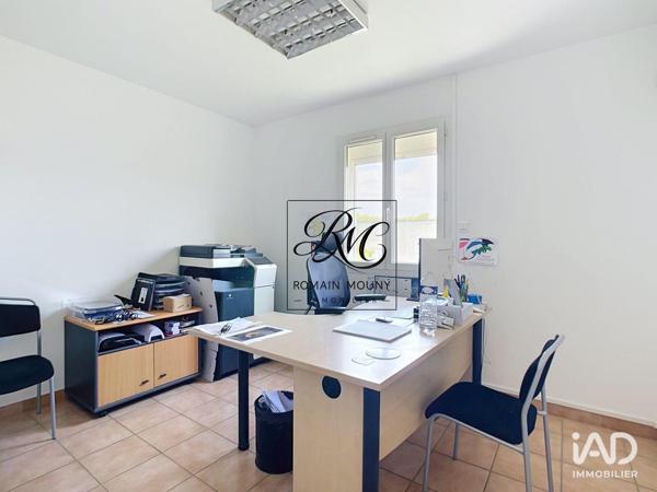 Location local d’activité 147 m² Saint-Cannat