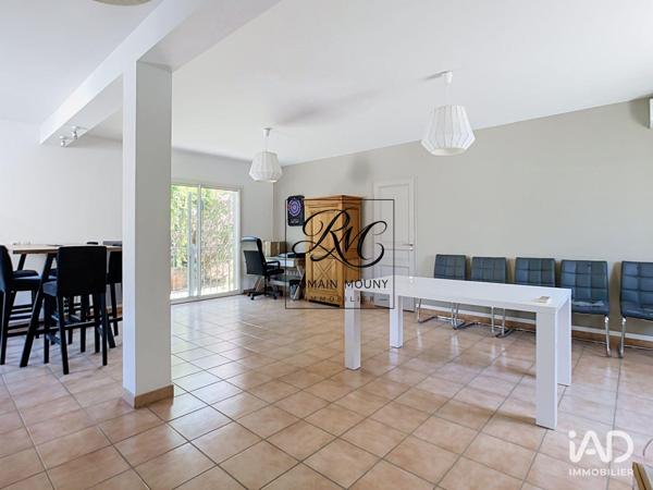 Location local d’activité 147 m² Saint-Cannat