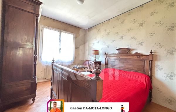 Potentiel à saisir : maison de 65 m2 avec garage et terrain en centre-ville de Salles