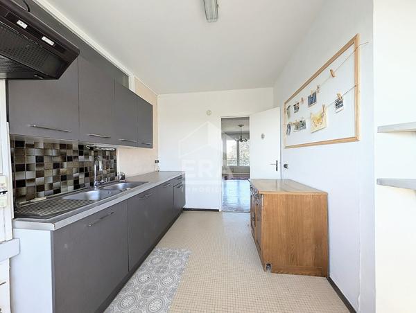 Appartement T3 Ronchin 105 m², 2 chambres, balcon, garage + caves