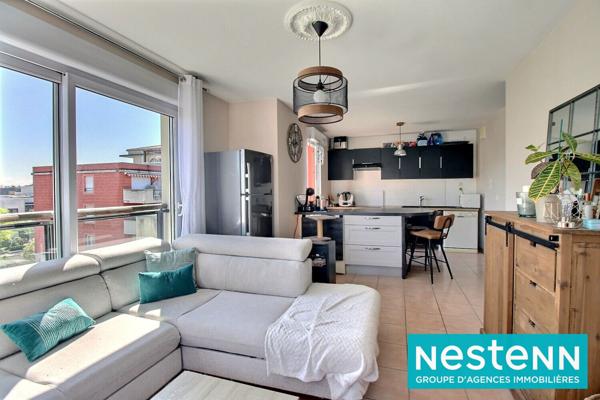 Appartement T2 Dernier étage, calme, piscine, garage, cave 69330 Meyzieu