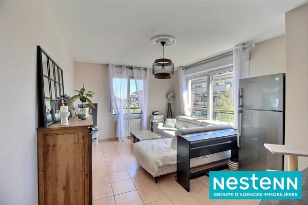 Appartement T2 Dernier étage, calme, piscine, garage, cave 69330 Meyzieu