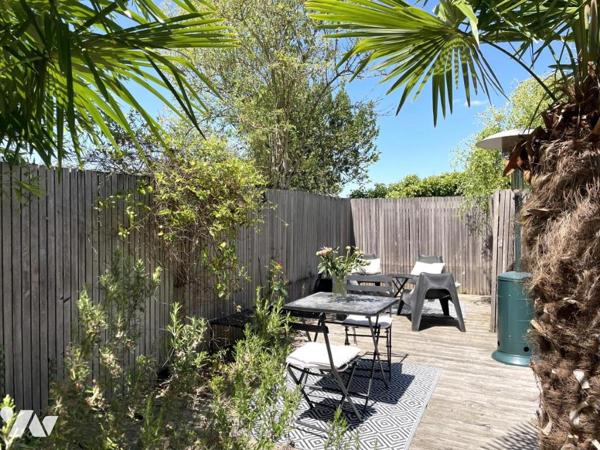 20 MN ANGERS OUEST MAISON FAMILIALE RENOVEE AVEC JARDIN ET PISCINE