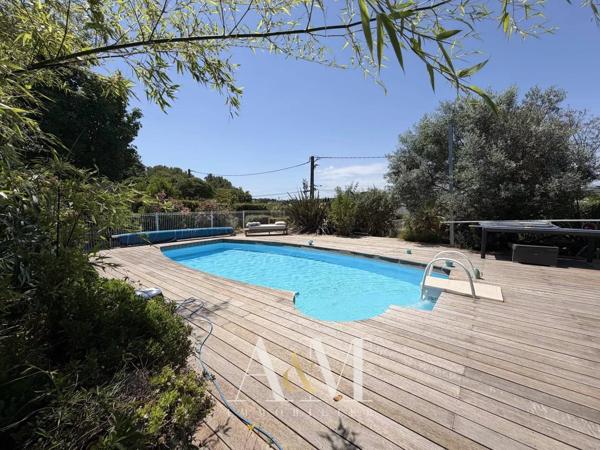 Villa T5 de 170m² + piscine sur 1275 m²