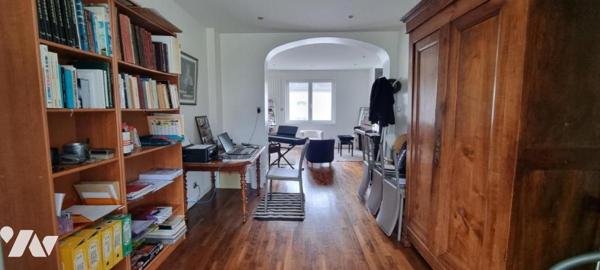 LA GUERCHE DE BGNE - Centre ville - Maison avec garage et terrain