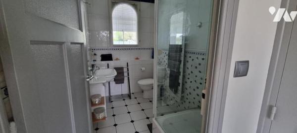 LA GUERCHE DE BGNE - Centre ville - Maison avec garage et terrain