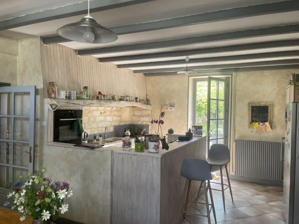 MAISON DE BOURG EN PIERRES