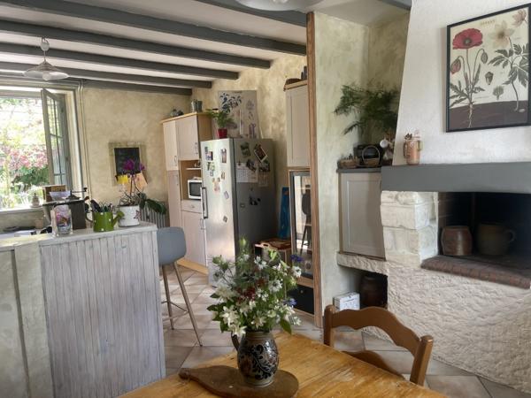 MAISON DE BOURG EN PIERRES