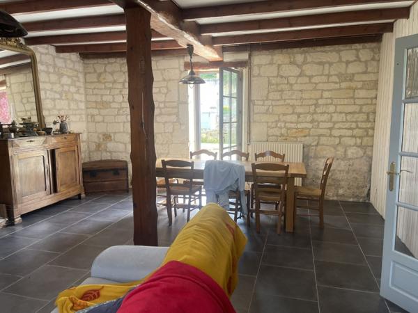 MAISON DE BOURG EN PIERRES