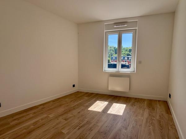 Maison
         5 pièces
        - 100 m² 539 000 € *