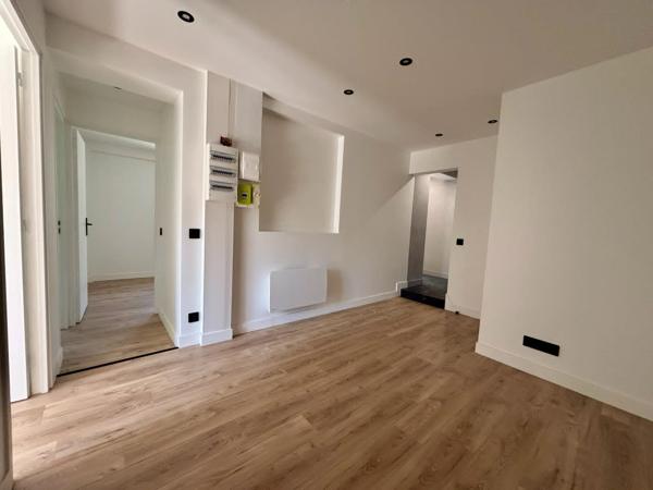 Maison
         5 pièces
        - 100 m² 539 000 € *