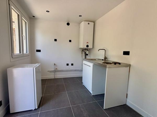 Maison
         5 pièces
        - 100 m² 539 000 € *