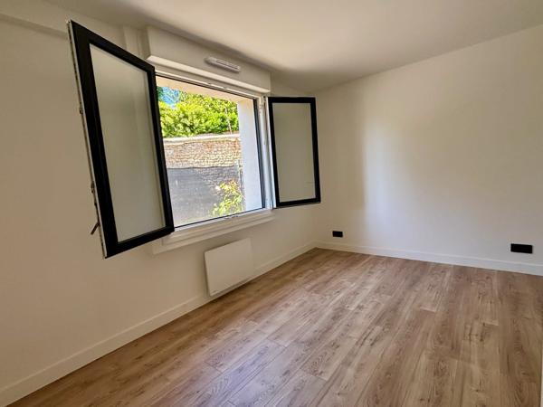 Maison
         5 pièces
        - 100 m² 539 000 € *