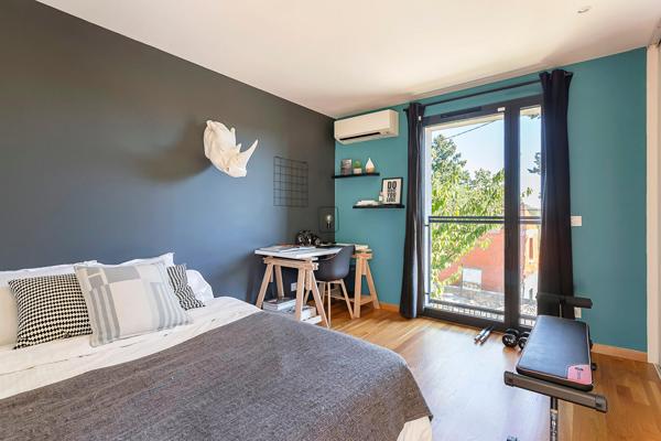 Triplex contemporain comme une maison sur le plateau de St Rambert