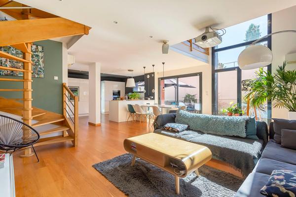 Triplex contemporain comme une maison sur le plateau de St Rambert