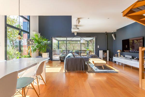 Triplex contemporain comme une maison sur le plateau de St Rambert