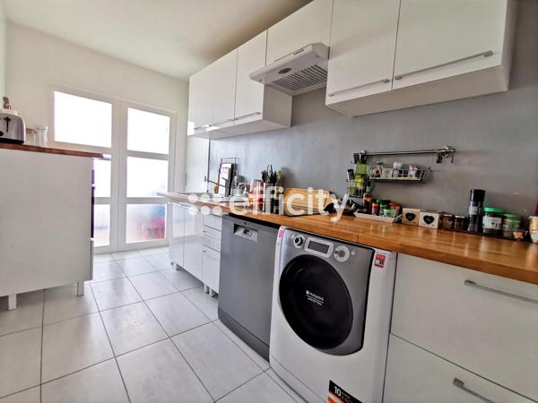 Appartement
         5 pièces
        - 101 m² Exclusivité 294 000 € *