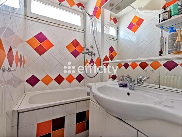Appartement
         5 pièces
        - 101 m² Exclusivité 294 000 € *