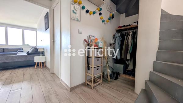 Appartement
         5 pièces
        - 101 m² Exclusivité 294 000 € *