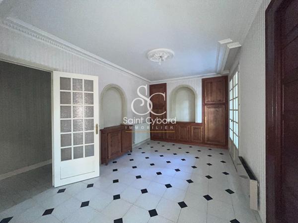Maison spacieuse à vendre à Puymoyen – 4 chambres et grand jardin !