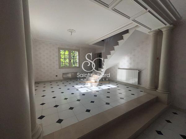 Maison spacieuse à vendre à Puymoyen – 4 chambres et grand jardin !