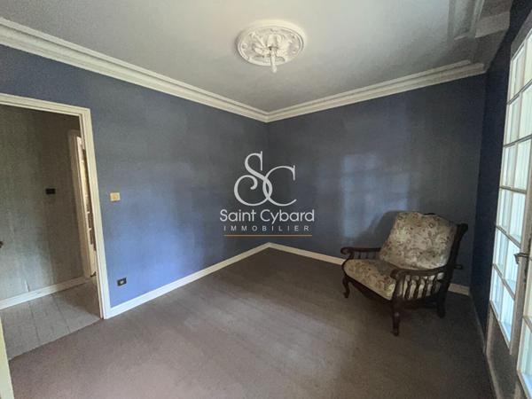 Maison spacieuse à vendre à Puymoyen – 4 chambres et grand jardin !