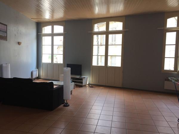 IMMEUBLE CENTRE-VILLE GUITRES