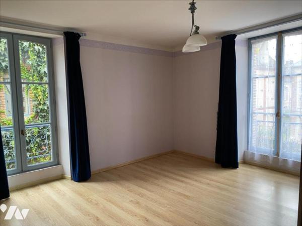 L'AIGLE hyper centre - Maison avec cour et garage