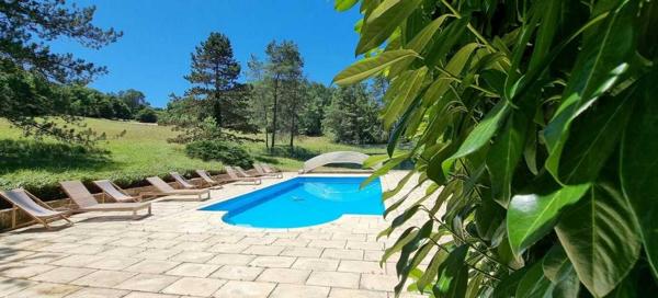 Gîtes chambres d'hôtes - Le bugue Propriété de charme – 3 maisons sur 2 ha, sans vis-à-vis, piscine, gîtes prêts à exploiter