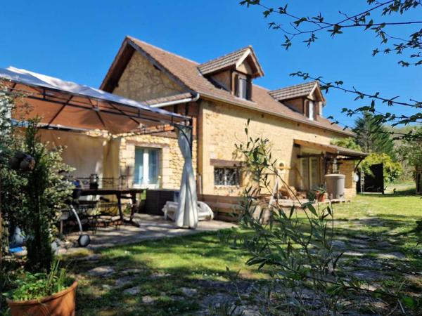 Gîtes chambres d'hôtes - Le bugue Propriété de charme – 3 maisons sur 2 ha, sans vis-à-vis, piscine, gîtes prêts à exploiter
